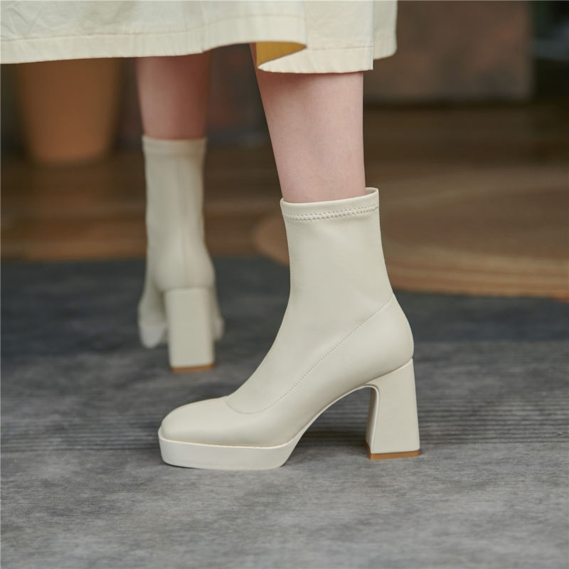 22 新入荷 厚底 スクエアトゥ ショートブーツ チャンキーヒール アンクル ブーツ 成人式 Up2step